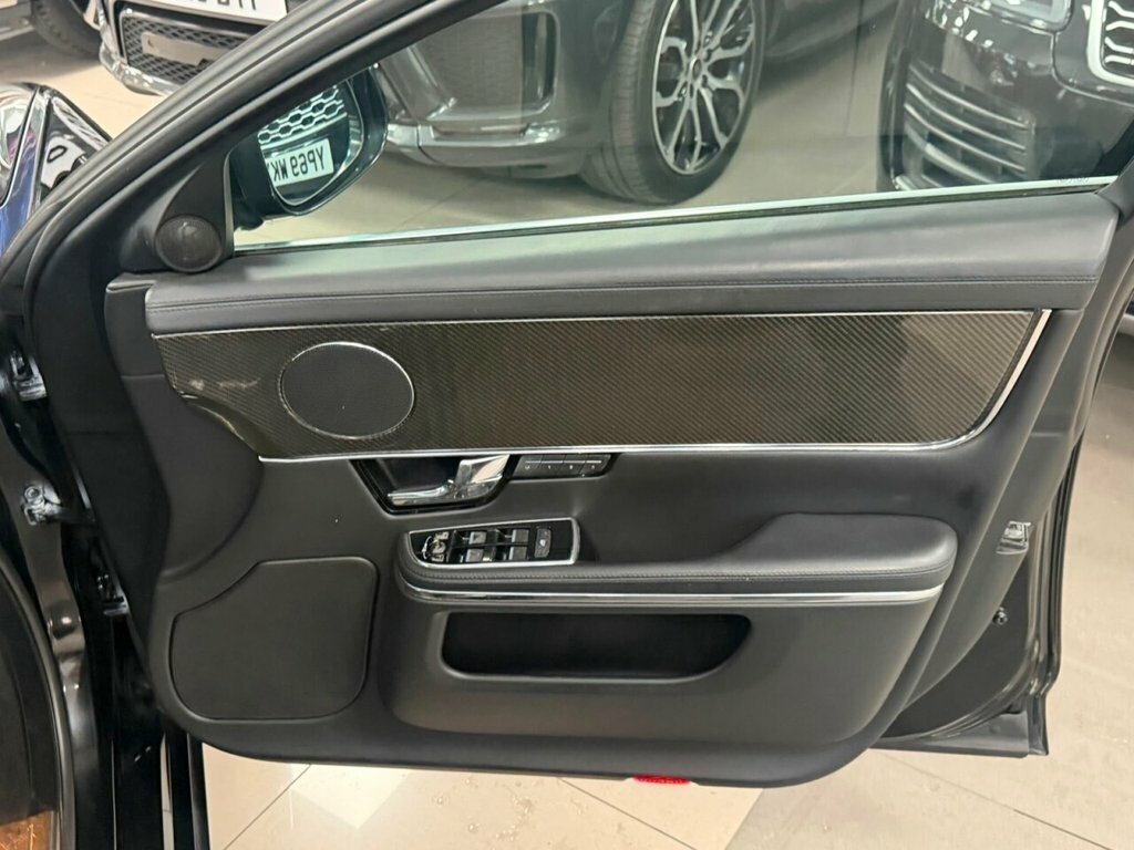 Jaguar XJ 3.0 D V6 Premium Luxury Swb 275 Bhp Silver #18