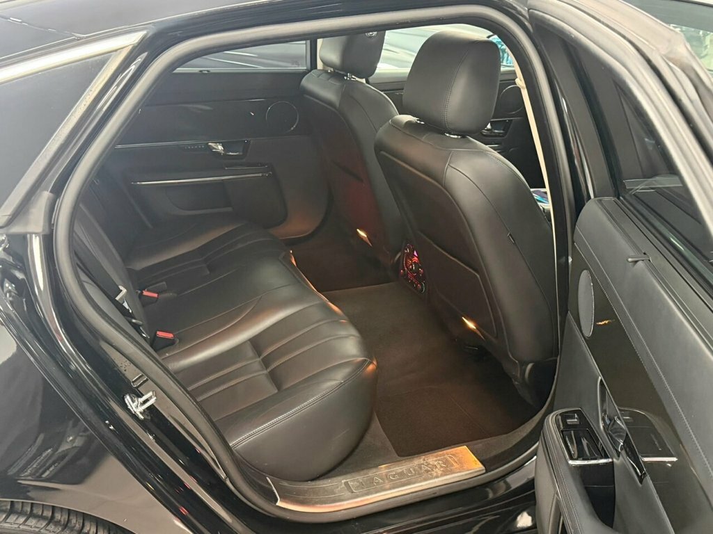 Jaguar XJ 3.0 D V6 Premium Luxury Swb 275 Bhp Silver #37