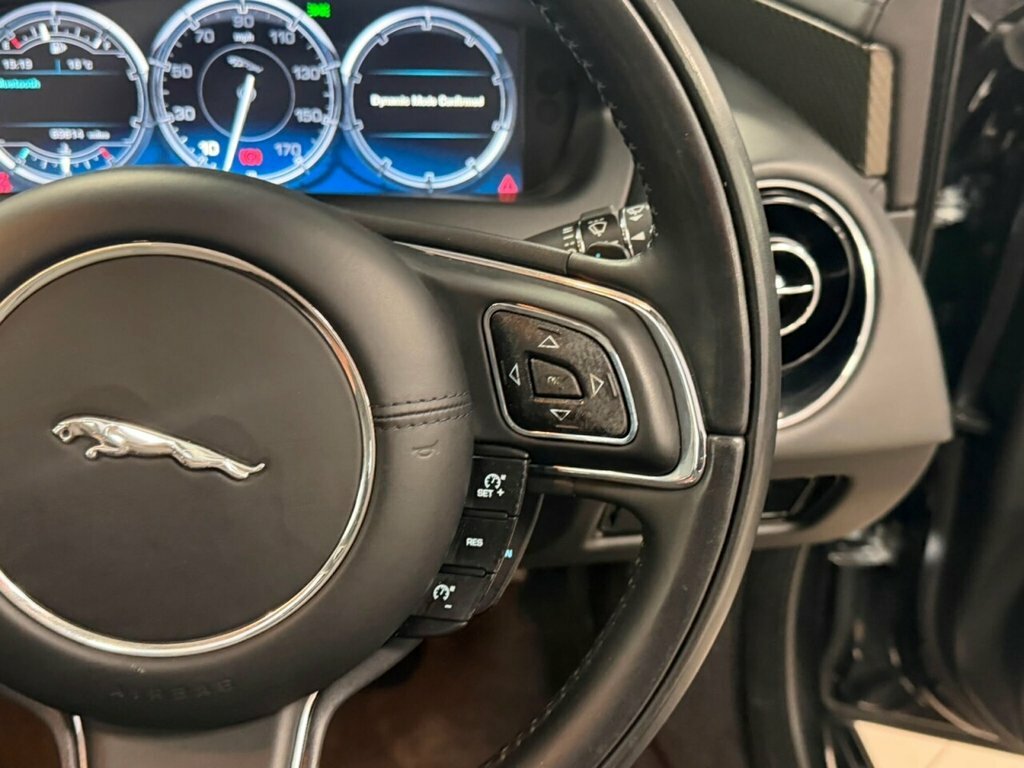 Jaguar XJ 3.0 D V6 Premium Luxury Swb 275 Bhp Silver #28