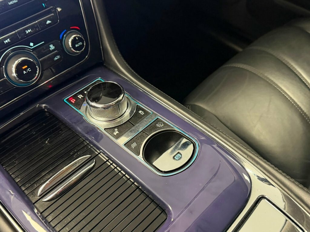 Jaguar XJ 3.0 D V6 Premium Luxury Swb 275 Bhp Silver #47