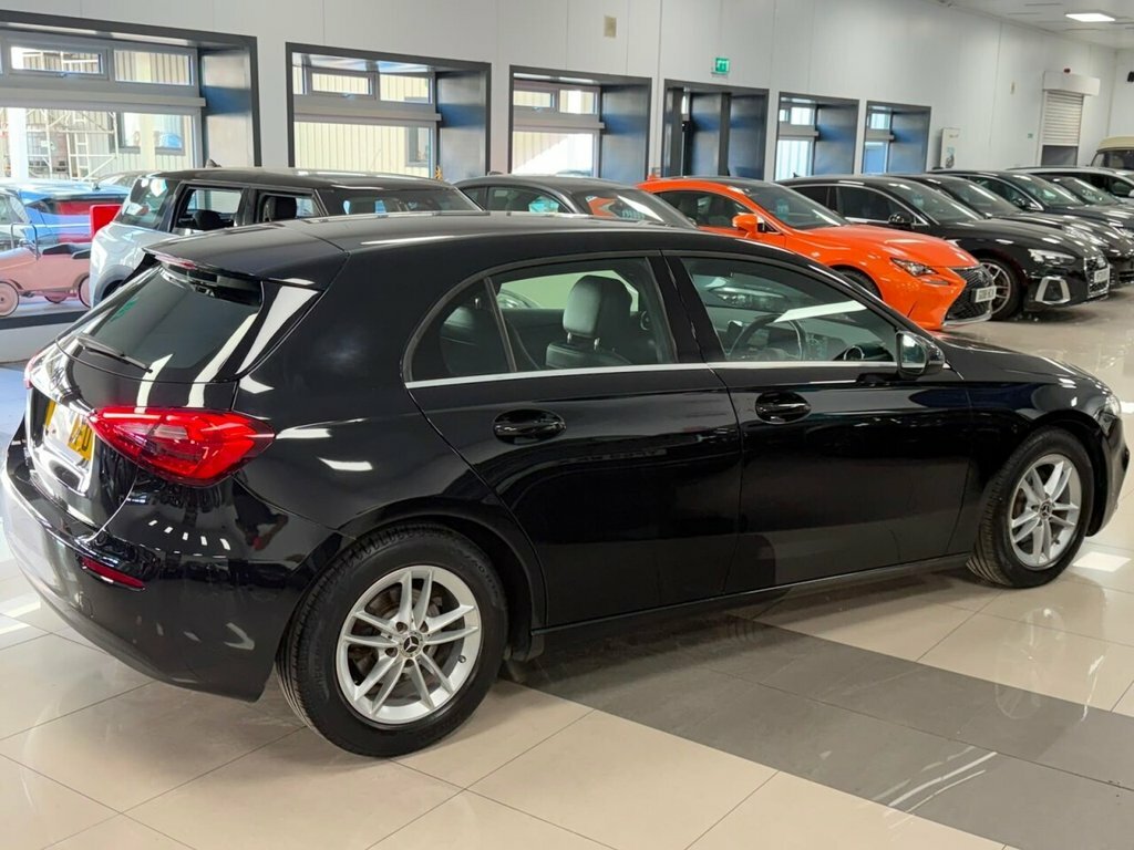 Mercedes-Benz A Class 1.3L Se Black #4