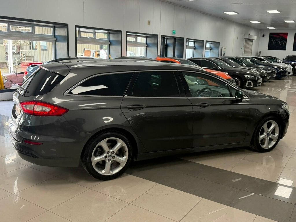 Ford Mondeo 2L Titanium Grey #2