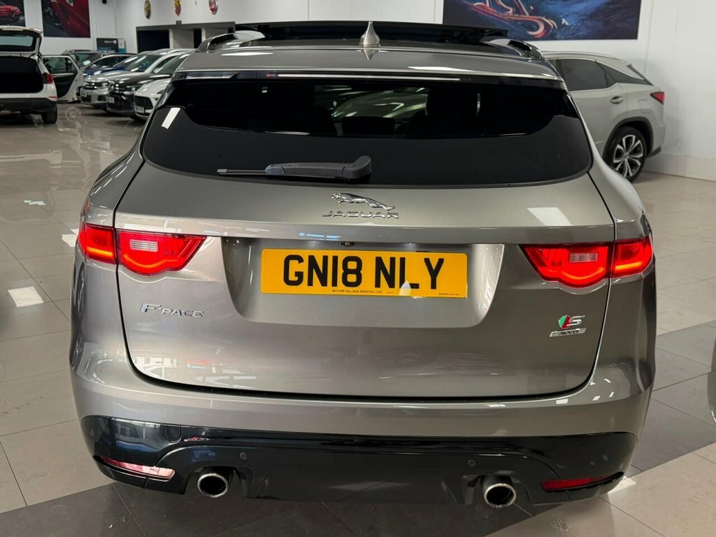 Jaguar F-Pace 3L S Silver #3