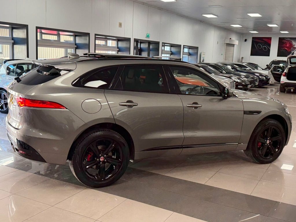 Jaguar F-Pace 3L S Silver #4