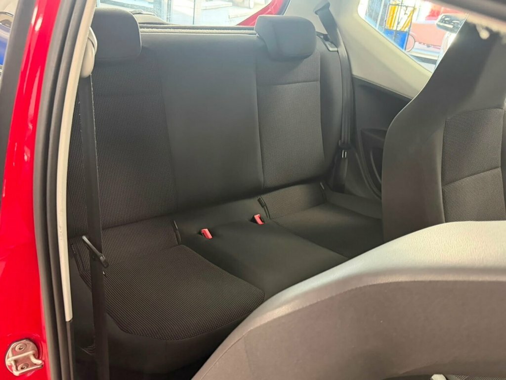 Volkswagen Up 1.0 Groove Up Hatchback Euro 5 White #20