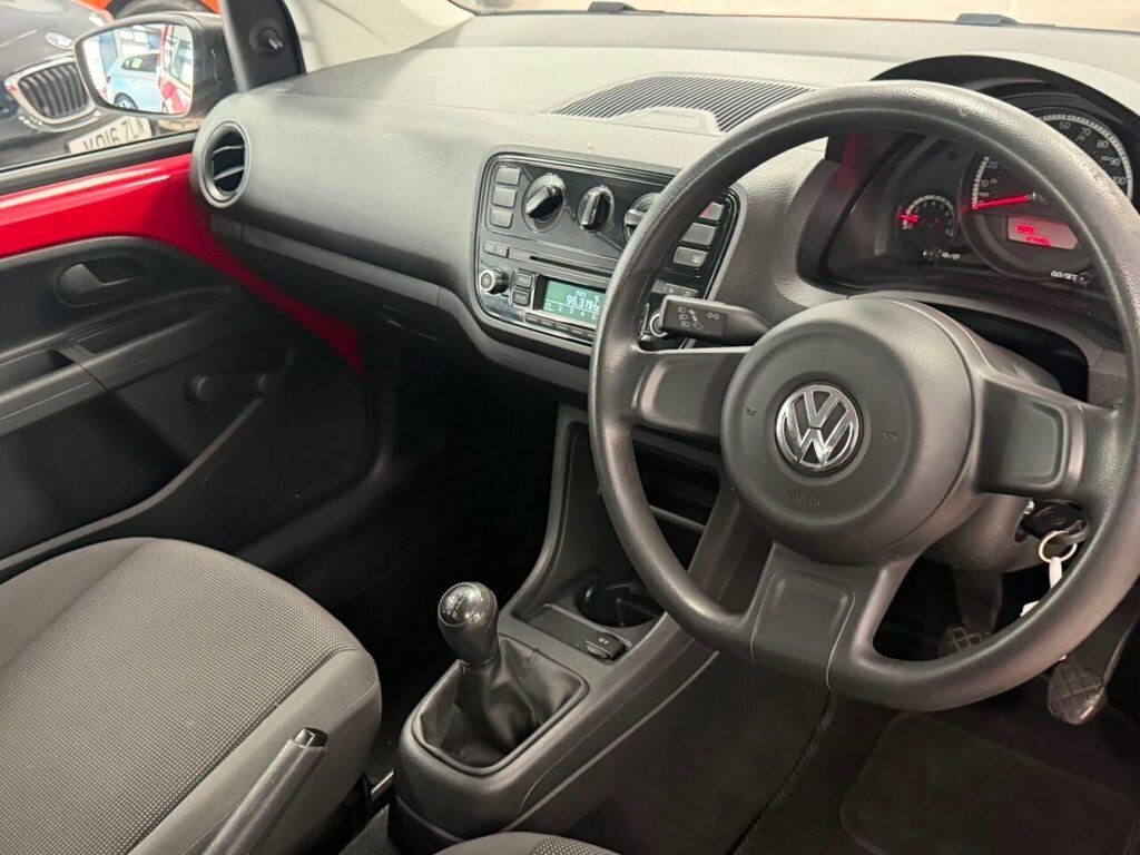Volkswagen Up 1.0 Groove Up Hatchback Euro 5 White #24