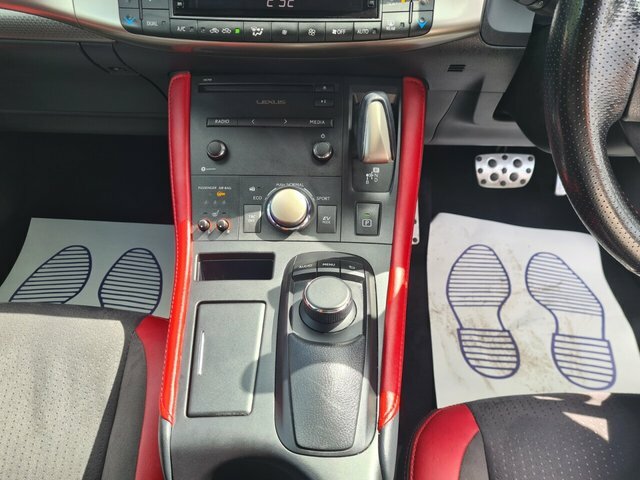 Lexus CT 1.8 200H Premier Cvt Euro 6 Ss White #30