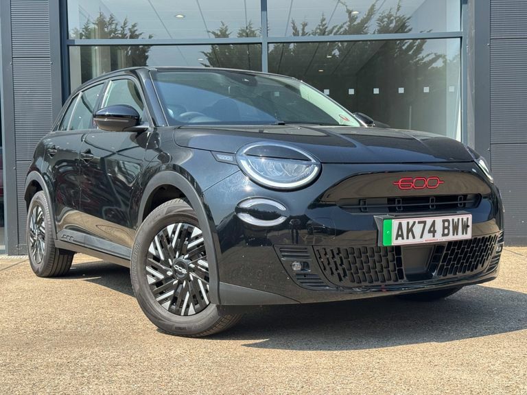 Fiat 600e 115Kw Red 54Kwh Black #2