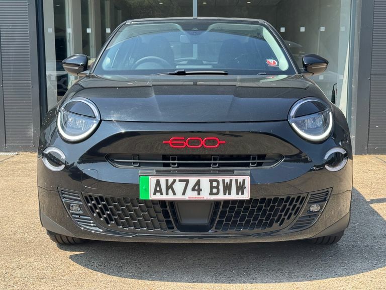 Fiat 600e 115Kw Red 54Kwh Black #6