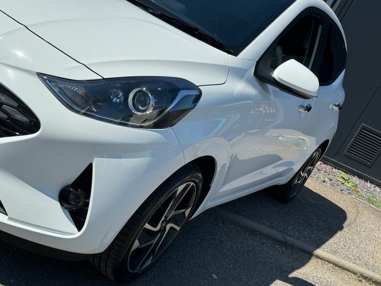 Hyundai I10 1.0 63 Premium Nav KV25WNZ White #5