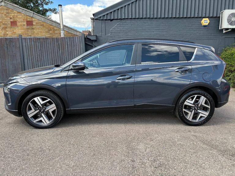 Hyundai Bayon 1.0 Tgdi 120 48V Mhev Premium KS23GWD Grey #4
