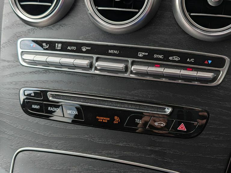 Mercedes-Benz GLC Class Glc 220D 4Matic Amg Line 9G-tronic Silver #24