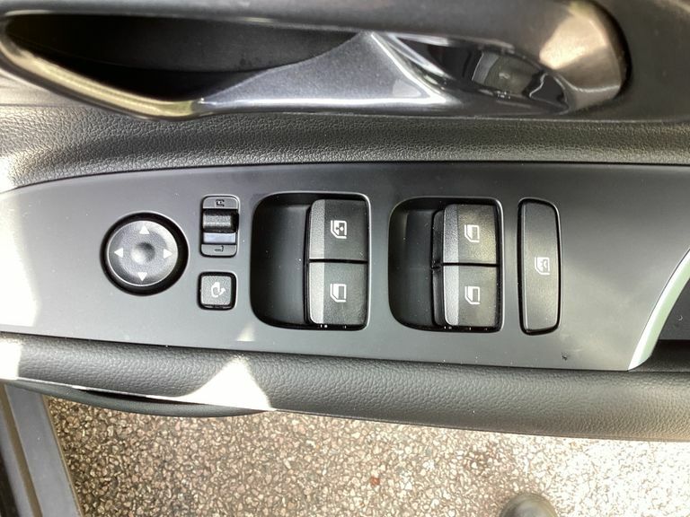 Hyundai Bayon 1.0 Tgdi Premium Dct Red #24