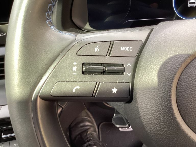 Hyundai Bayon 1.0 Tgdi Premium Dct Red #22