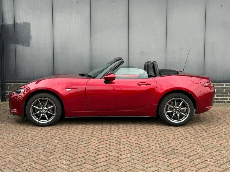 Mazda MX-5 1.5 132 Sport Red #6