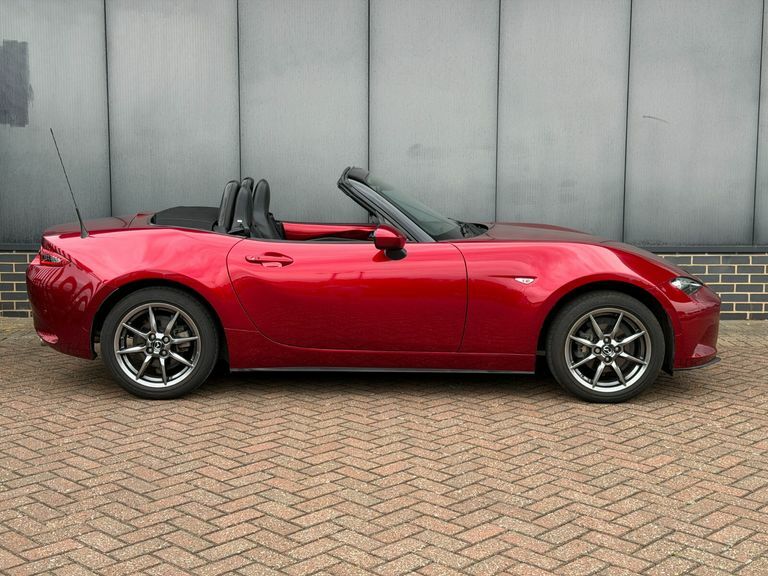 Mazda MX-5 1.5 132 Sport Red #5
