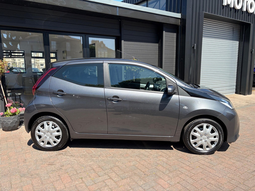 Toyota Aygo 1.0 Vvt-i X-play Euro 6 Ss Grey #4