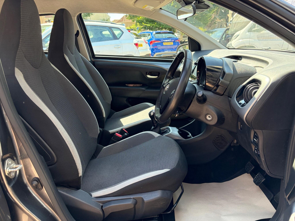 Toyota Aygo Aygo Green #10