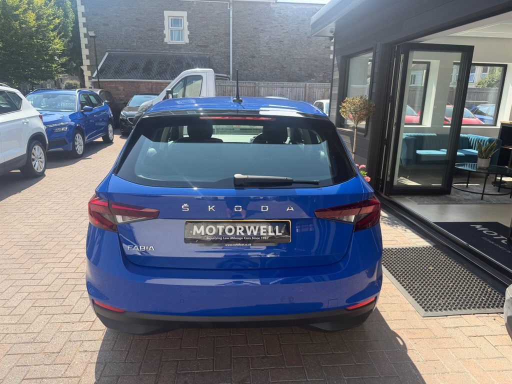 Skoda Fabia 1.0 Tsi 110 Se Comfort Dsg Blue #9