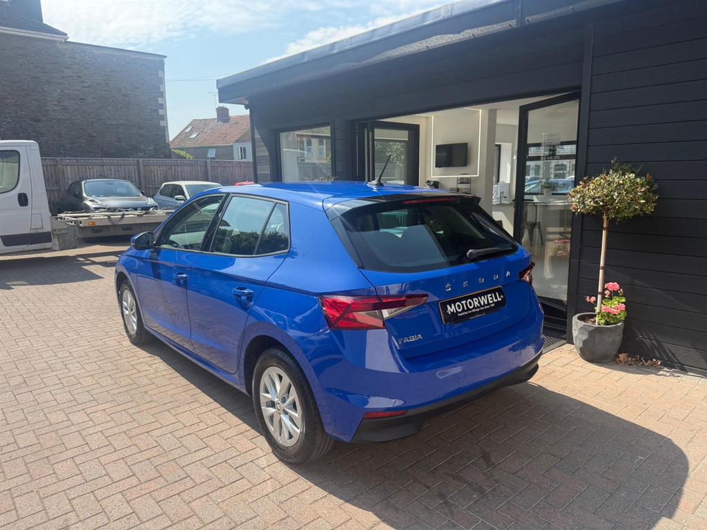 Skoda Fabia 1.0 Tsi 110 Se Comfort Dsg Blue #8