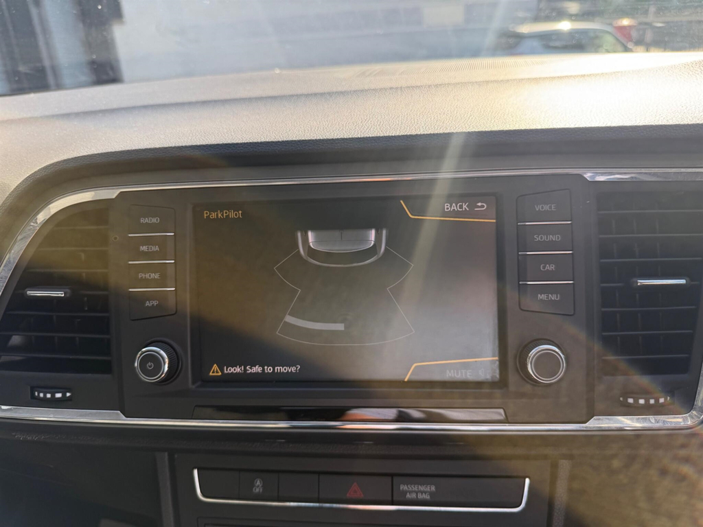 Seat Ateca Suv White #4