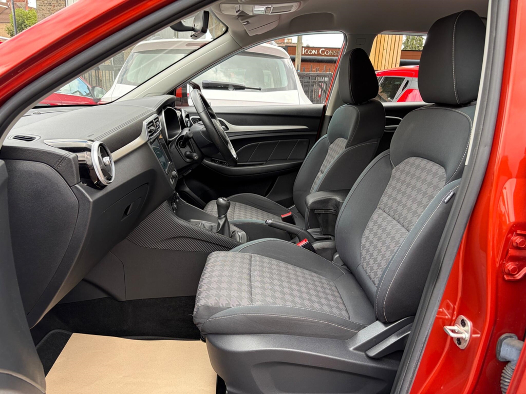 MG ZS 44.5Kwh Exclusive In Black With 50,800 Miles And A Black #18