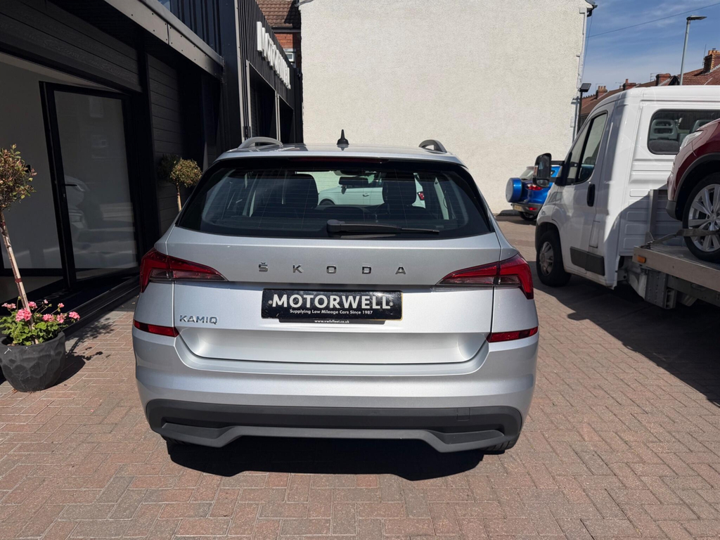 Skoda Kamiq 1.0 Tsi 110 Se Dsg White #7
