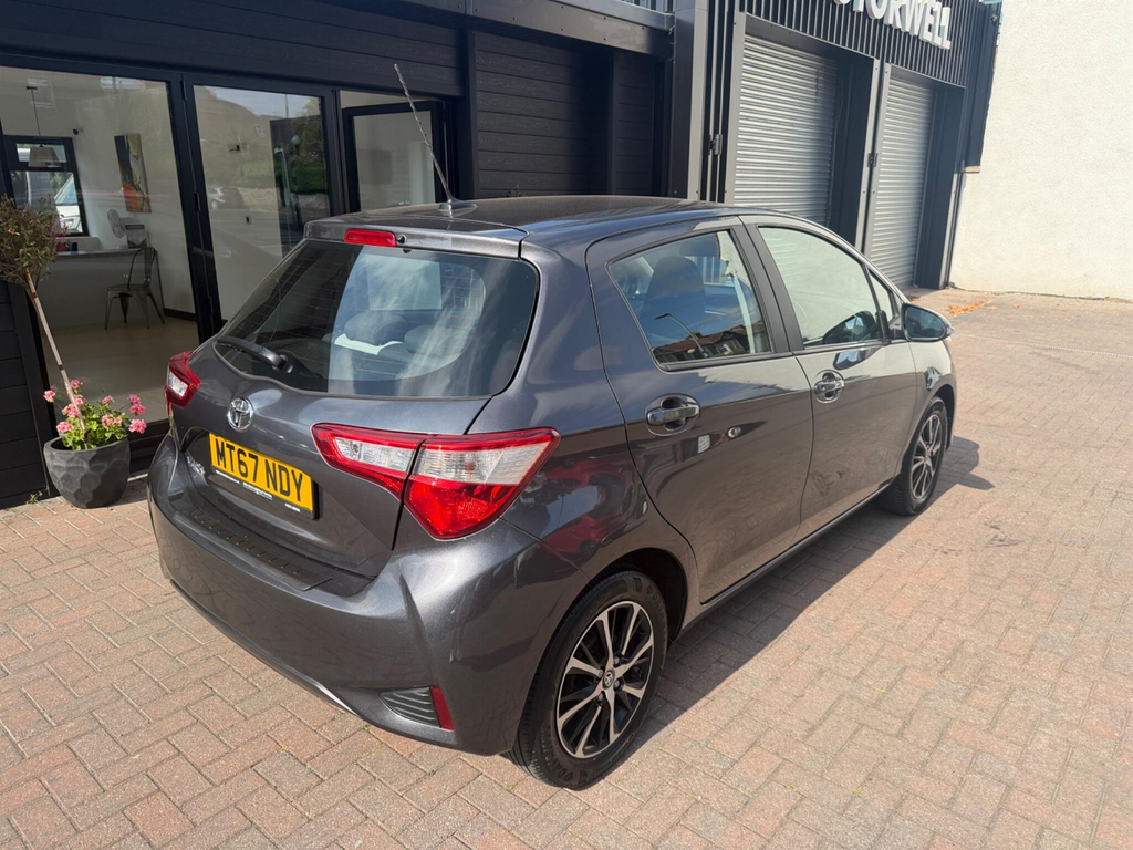 Toyota Yaris 1.5 Vvt-i Icon Tech Euro 6 Grey #5