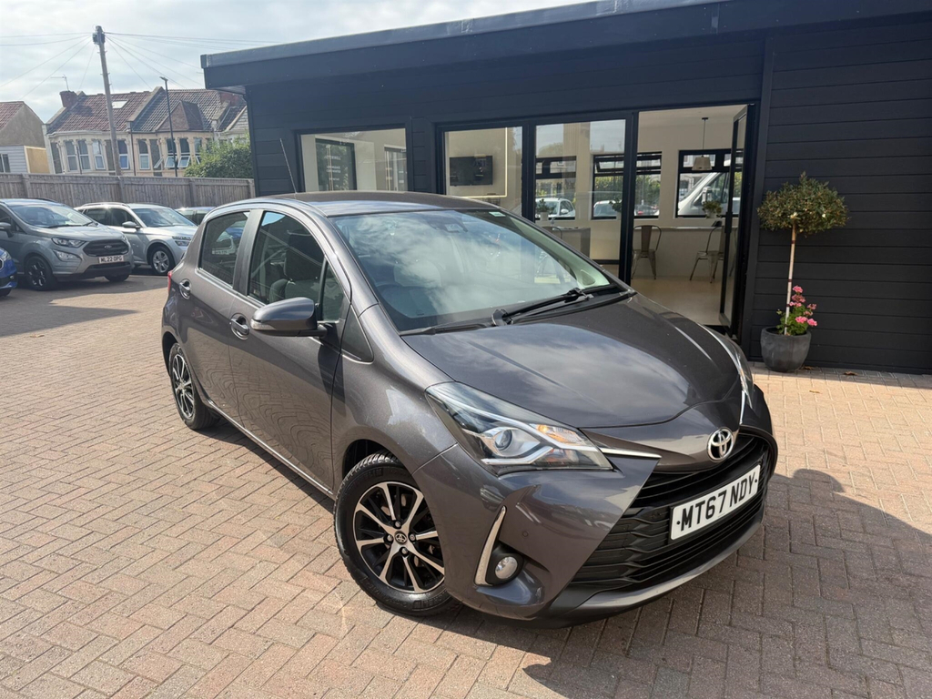 Toyota Yaris 1.5 Vvt-i Icon Tech Euro 6 Grey