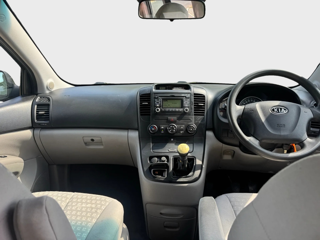Kia Sedona 1 - 7 Seats - Air Con Black #4