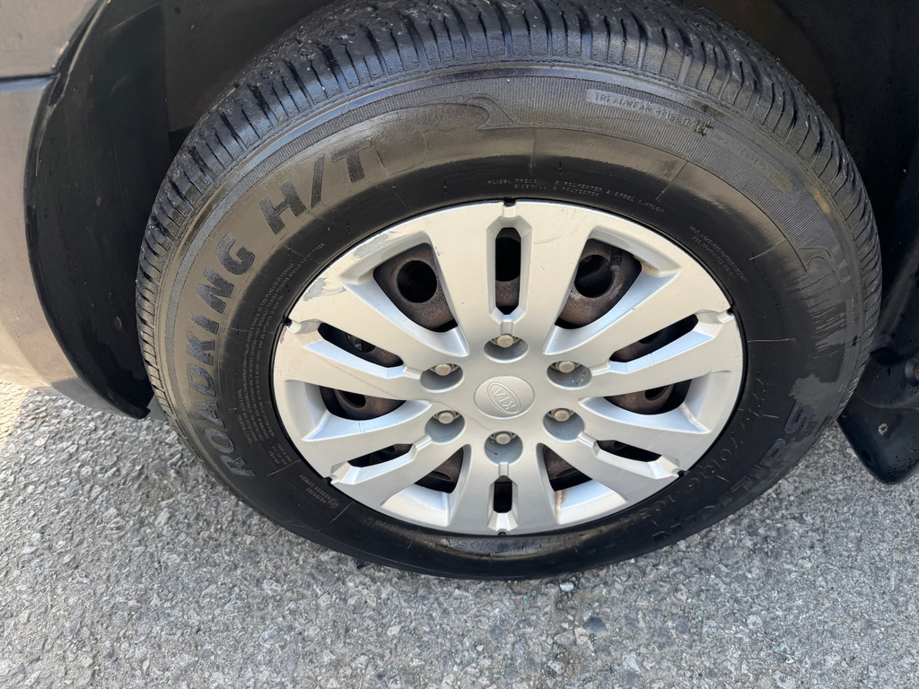 Kia Sedona 1 - 7 Seats - Air Con Black #18