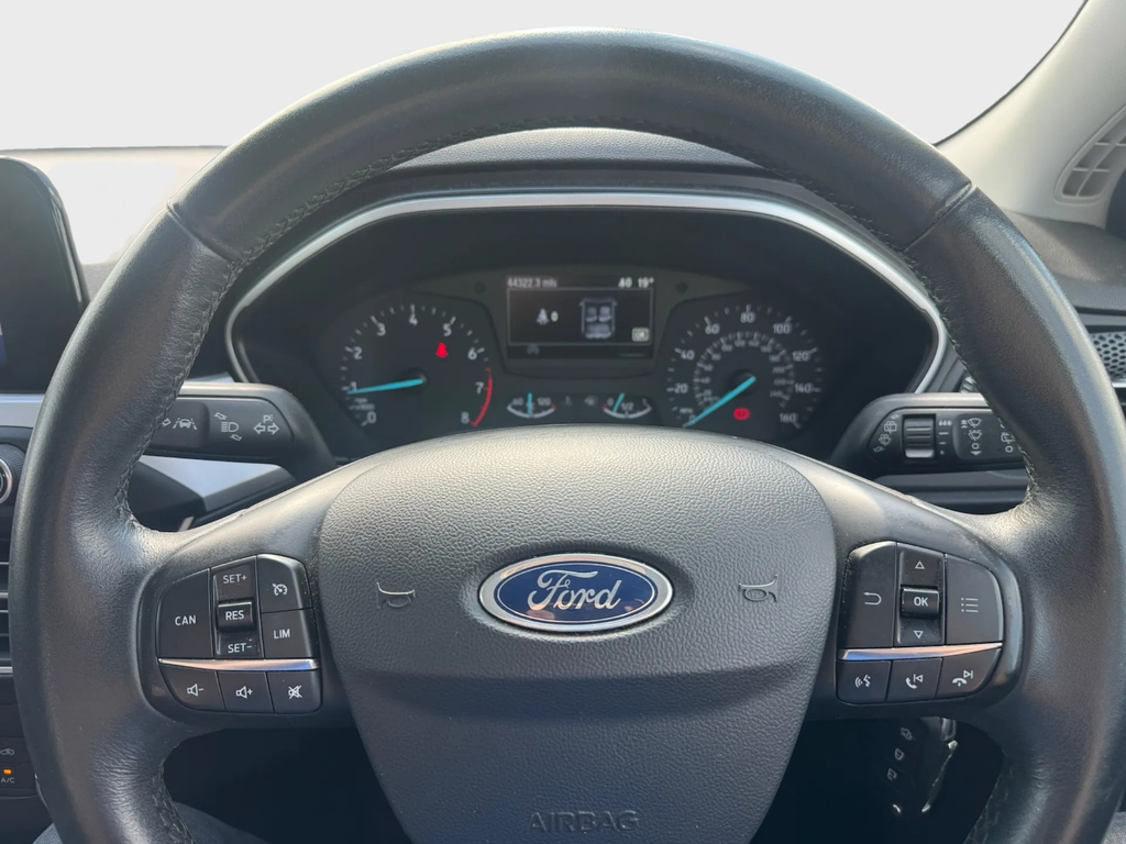 Ford Focus Ecoboost 100 Zetec - Cruise Control - Lights White #4