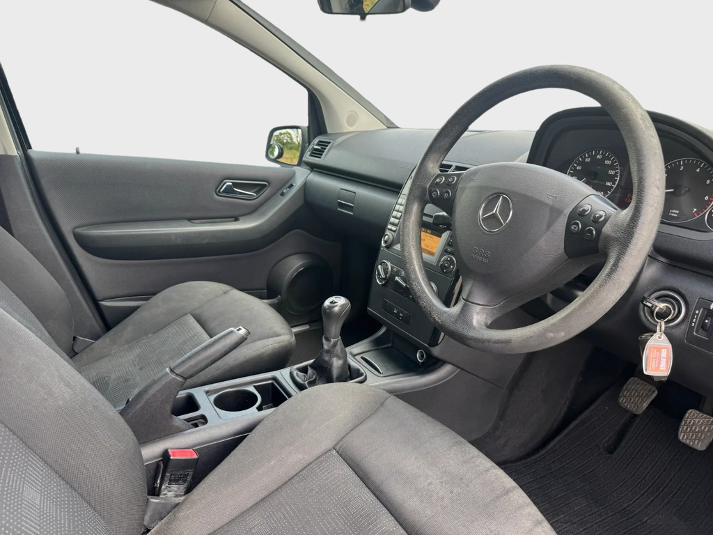 Mercedes-Benz A Class Blueefficiency Classic Se Black #2