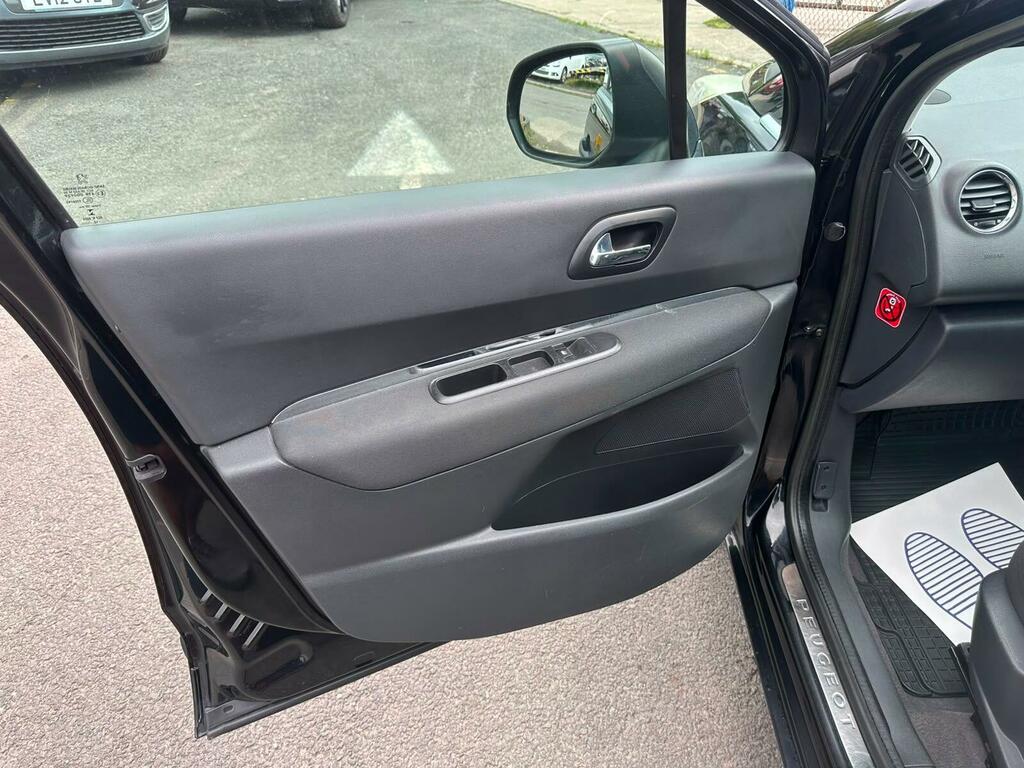 Peugeot 5008 1.6 E-hdi Allure 2012 Red #16