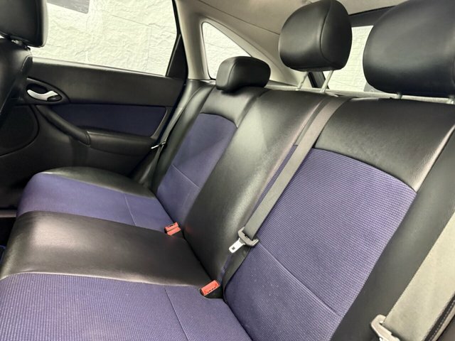 Ford Focus 1.6 Ghia Estate 184 Gkm, 99 Blue #10