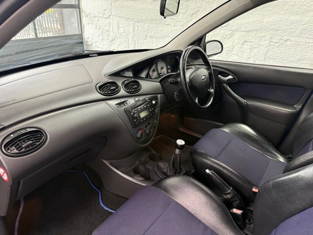 Ford Focus 2.0 St-170 Hatchback 218 G Km 1 Blue #2