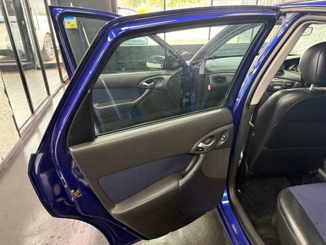 Ford Focus 1.6 Ghia Estate 184 Gkm, 99 Blue #27