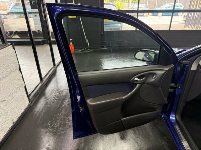 Ford Focus 1.6 Ghia Estate 184 Gkm, 99 Blue #26