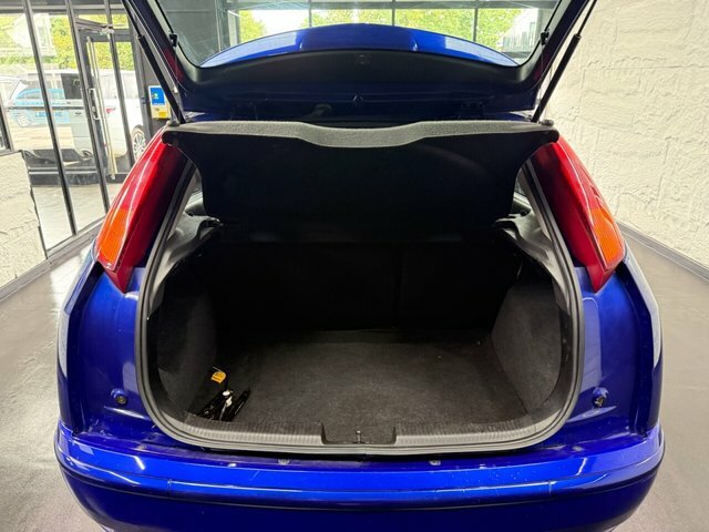 Ford Focus 1.6 Ghia Estate 184 Gkm, 99 Blue #19