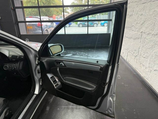 Mercedes-Benz C Class 1.8 C180 Kompressor Classic Se Saloon A Silver #23