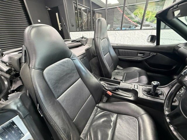 BMW Z3 1.9I Roadster 187 G Km 118 Bhp Silver #4
