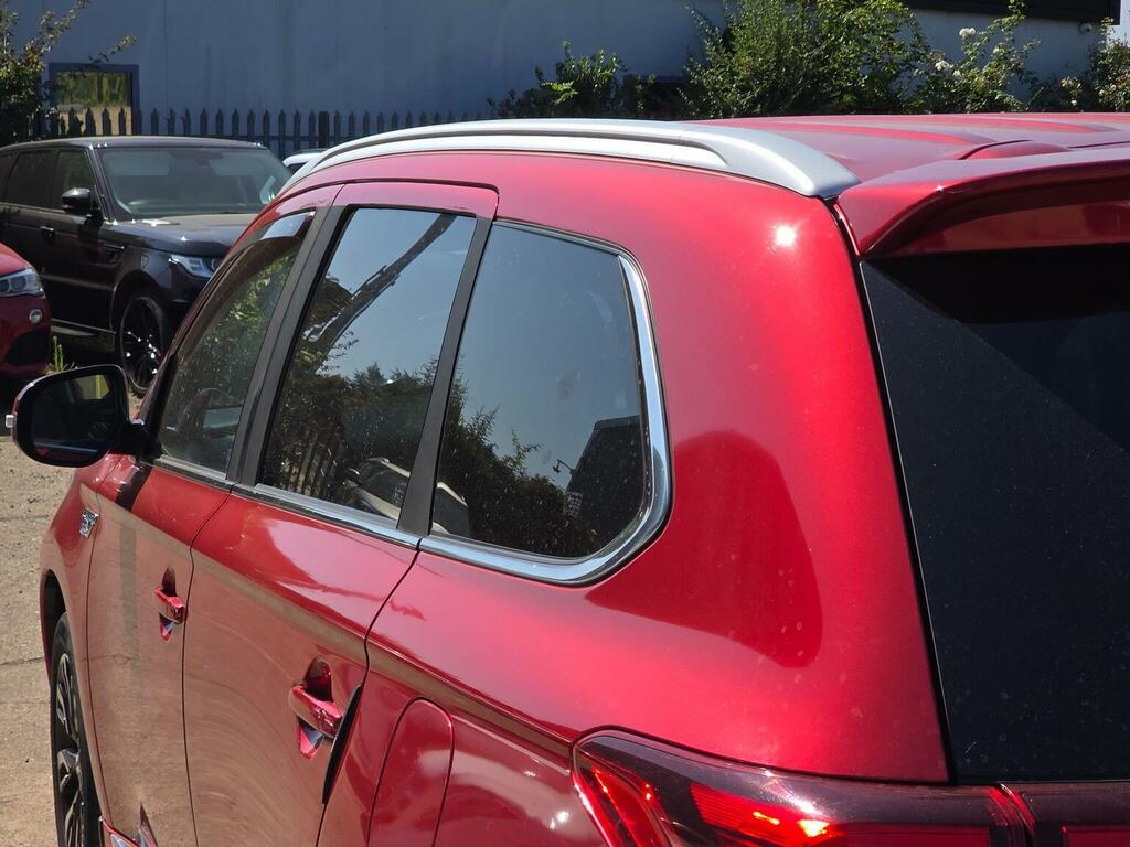 Mitsubishi Outlander 2.0H 12Kwh Juro Cvt 4Wd Euro 6 Ss Red #32