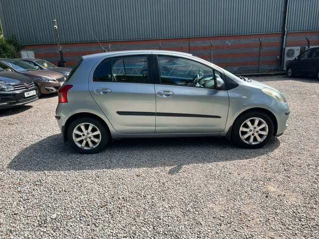 Toyota Yaris 1.4 Sr D-4d 89 Bhp Silver #8