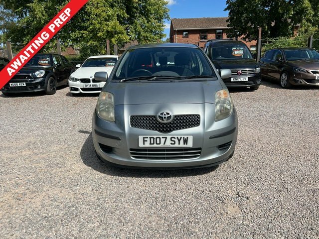 Toyota Yaris 1.4 Sr D-4d 89 Bhp Silver #2