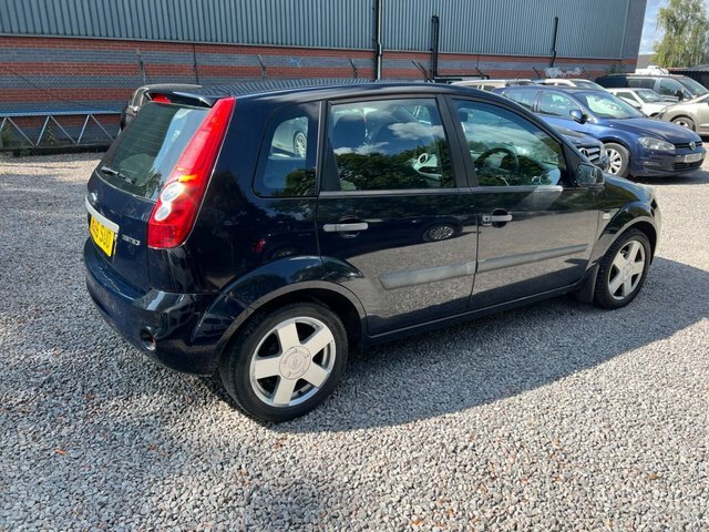 Ford Fiesta Hatchback 1.25 Zetec Climate 200606 Green #7