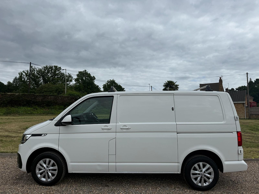 Volkswagen Transporter 2.0 L 2.0 Tdi T28 Highline Fwd Swb Euro 6 Ss White #2