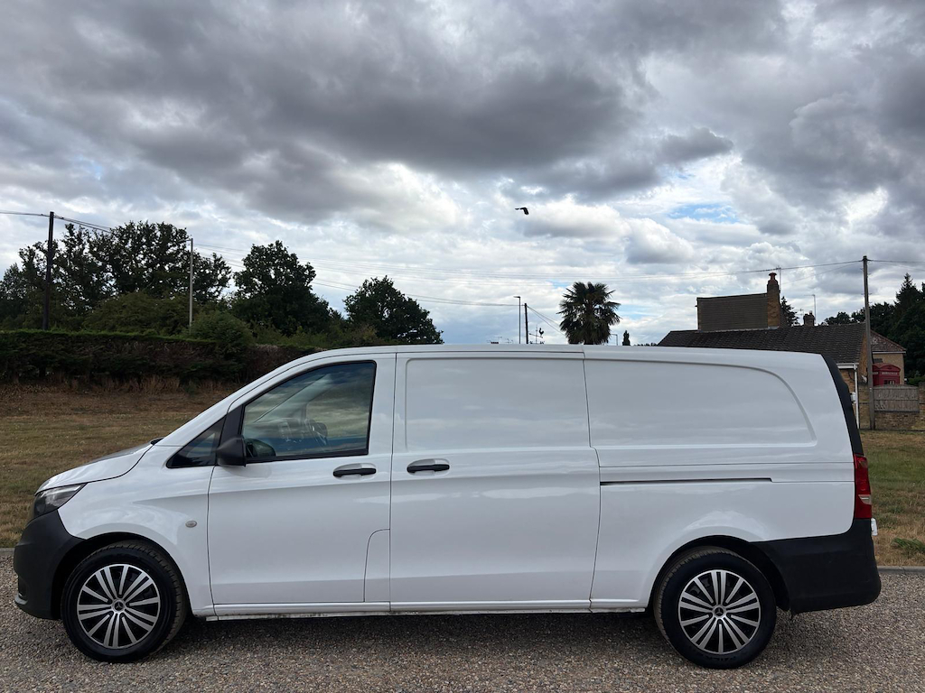 Mercedes-Benz Vito 2.0 L 2.0 116 Cdi Progressive G-tronic Rwd L3 Euro White #2