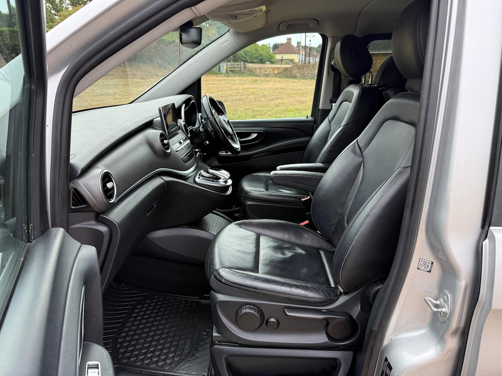 Mercedes-Benz V Class 2.1 V250 Sport Black #32