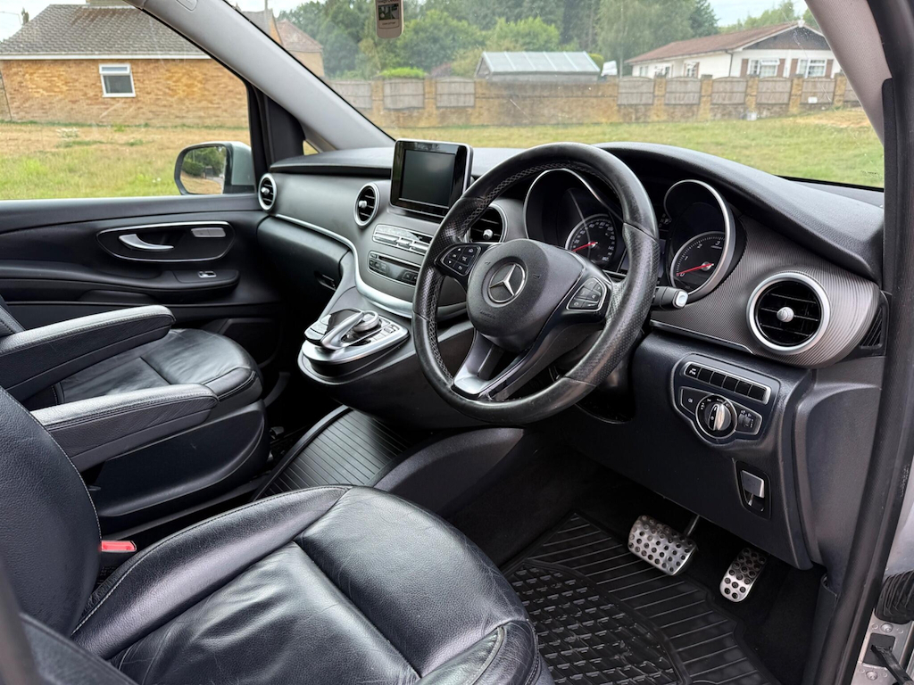 Mercedes-Benz V Class 2.1 V250 Sport Black #26