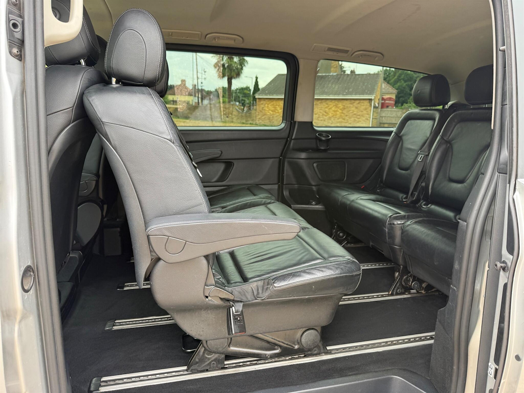 Mercedes-Benz V Class 2.1 V250 Sport Black #31